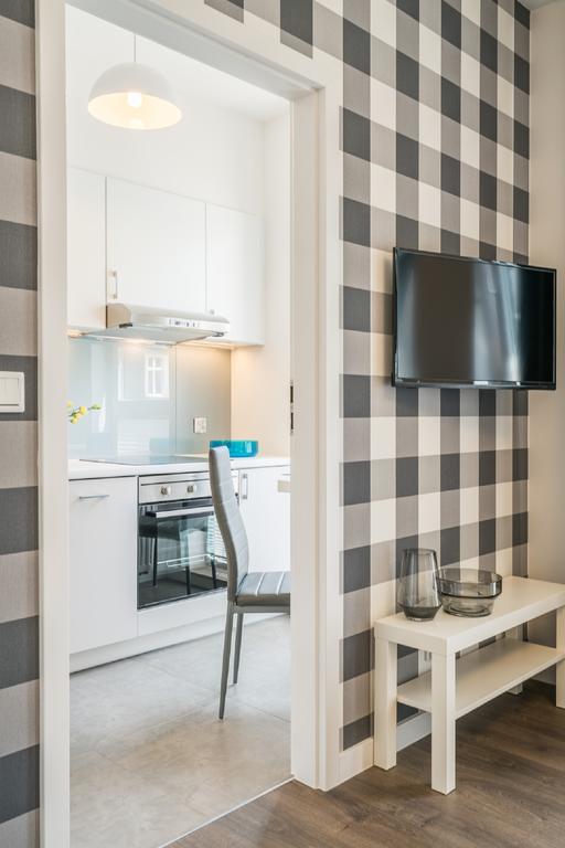 Apartment Dabrowskiego By The Railway Station Wroclaw Bagian luar foto