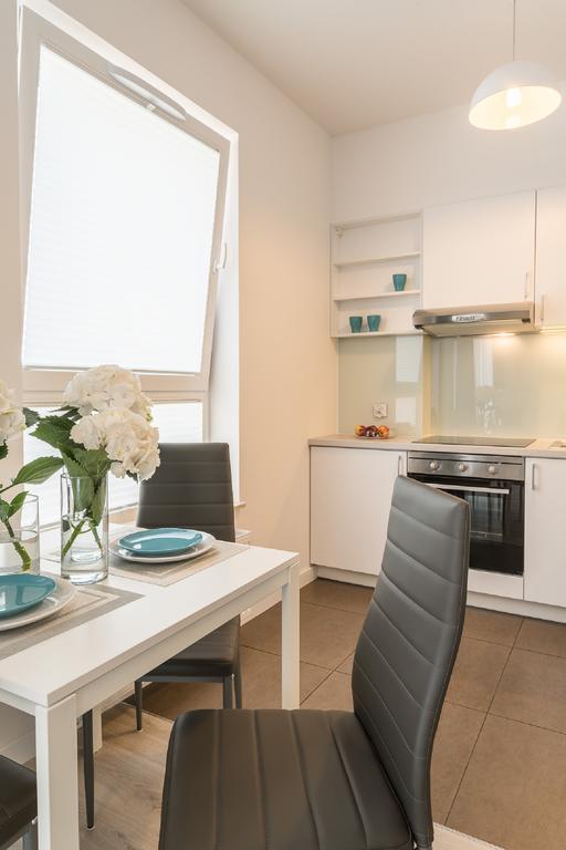 Apartment Dabrowskiego By The Railway Station Wroclaw Bagian luar foto