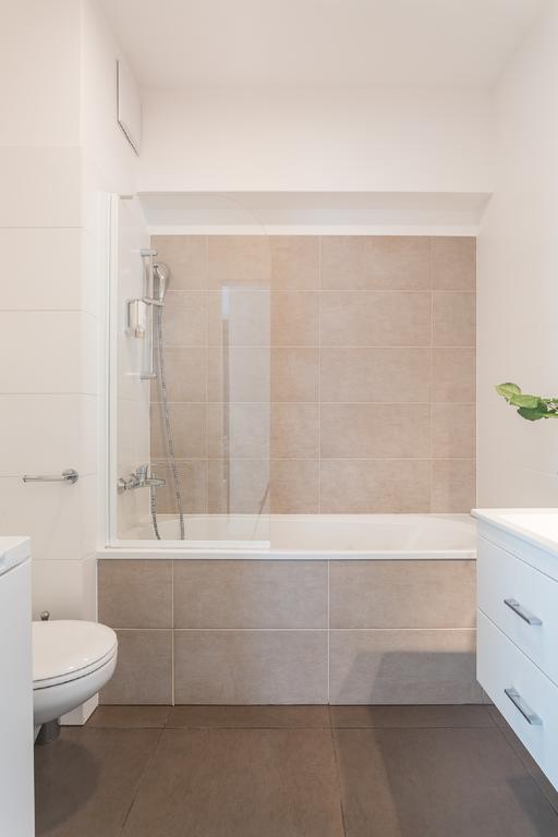 Apartment Dabrowskiego By The Railway Station Wroclaw Bagian luar foto