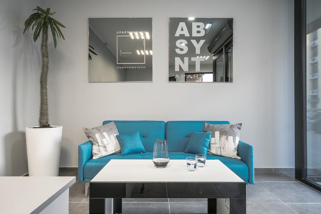 Apartment Dabrowskiego By The Railway Station Wroclaw Bagian luar foto